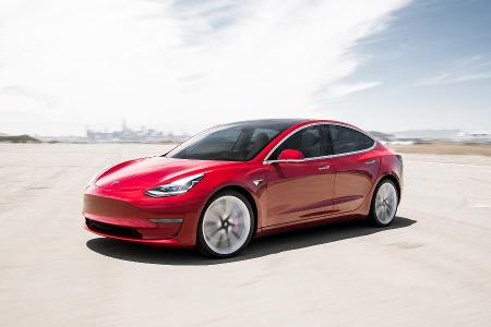 Tesla Model 3 führt E-Auto-Zulassungen an
