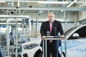 Altmaier in BMW-Wasserstoffzentrum zu Gast