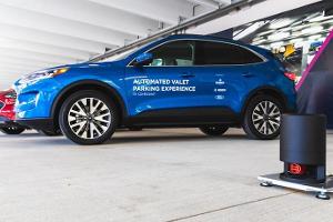 Fahrerlos im Parkhaus Parken