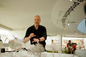 E-Traktor im Guggenheim Museum