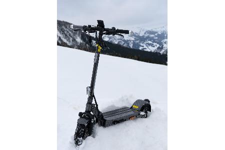 Io Hawk: E-Scooter mit Blinkern