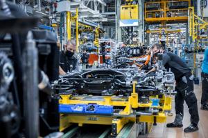 Mercedes plant acht EQ-Modelle für 2022