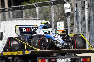 Das Unfallauto von Robert Kubica nach Q1-Crash in Kurve 8 in Baku