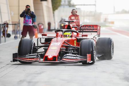 Gänsehaut: Ein Schumacher in einem Ferrari kämpft um Bestzeit in der Formel 1