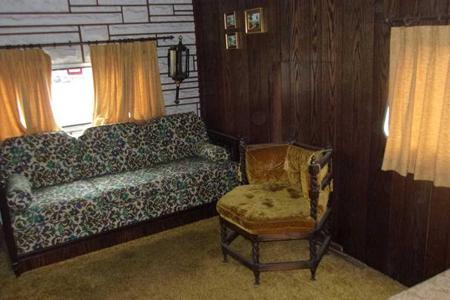 Unglaubliches Interieur: Ford-Wohnmobil im Stil der 70er-Jahre