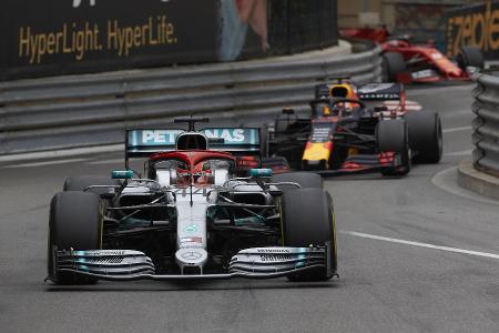 So herzhaft lacht Mercedes über und mit Lewis Hamilton!