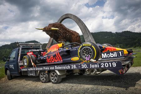 Spektakulärer PR-Stunt: Red Bull RB15 auf dem Wiener Riesenrad