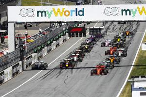 Der Start in Österreich: Max Verstappen steht weit vorne, kommt aber schlecht weg