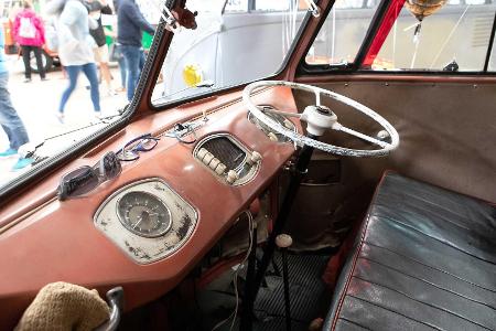 Gebaut am 6. September: VW-Samba-Bus-Zwillinge von 1954