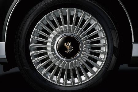 Toyota Century Cabriolet für den neuen japanischen Kaiser