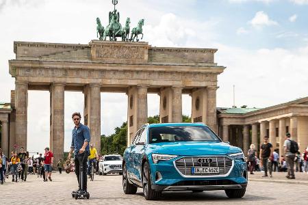 Audi e-tron Scooter ist halb E-Roller, halb Skateboard