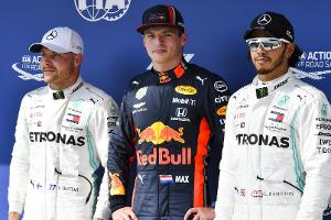 Valtteri Bottas, Polesetter Max Verstappen und Lewis Hamilton nach dem Qualifying