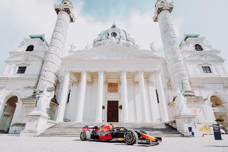 Red Bull RB15 auf 