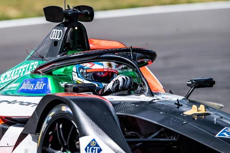 Rene Rast zum ersten Mal im Formel-E-Auto von Audi