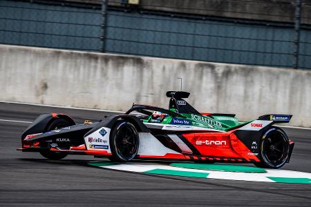 Rene Rast zum ersten Mal im Formel-E-Auto von Audi