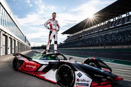 Rene Rast zum ersten Mal im Formel-E-Auto von Audi
