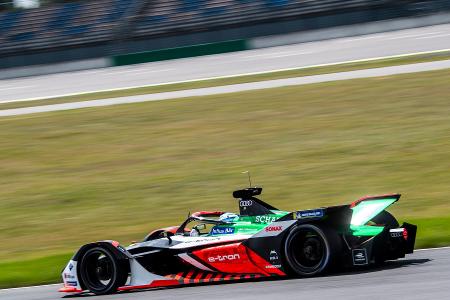 Rene Rast zum ersten Mal im Formel-E-Auto von Audi