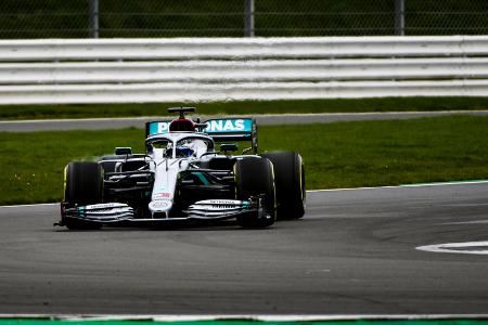 Erste Fahrbilder vom neuen Mercedes W11