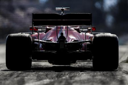 Erste Fotos von Sebastian Vettel im Ferrari SF1000