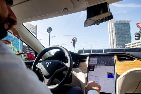 Tesla-Update: Mehr Reichweite, verbesserte Navigation und mehr.