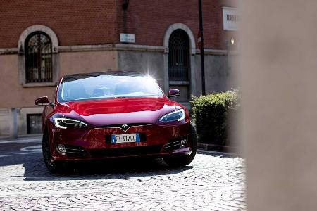 Tesla-Update: Mehr Reichweite, verbesserte Navigation und mehr.