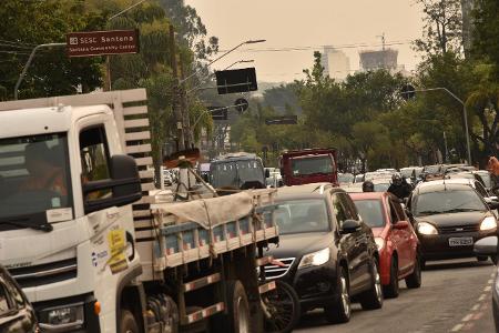 SO PAULO, SP - 20.09.2019 TRNSITO NA ZONA NORTE DE SP - Tra...