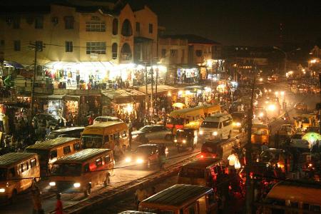 Lagos busy night scene. Nigeria. March 15, 2008. PUBLICATION...