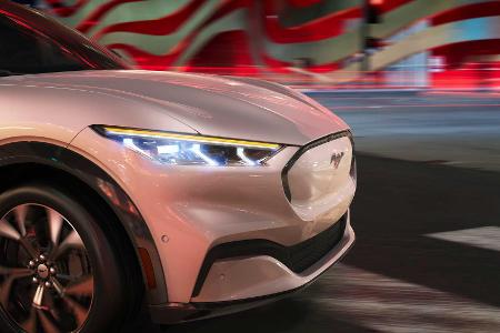 Ford Mustang Mach-E: Elektro-SUV mit bis zu 600 km WLTP-Reichweite