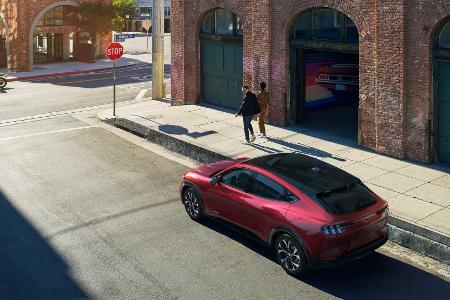 Ford Mustang Mach-E: Elektro-SUV mit bis zu 600 km WLTP-Reichweite