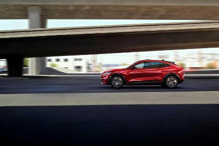 Ford Mustang Mach-E: Elektro-SUV mit bis zu 600 km WLTP-Reichweite