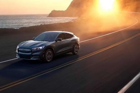 Ford Mustang Mach-E: Elektro-SUV mit bis zu 600 km WLTP-Reichweite