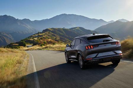 Ford Mustang Mach-E: Elektro-SUV mit bis zu 600 km WLTP-Reichweite