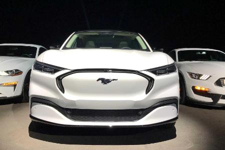 Ford Mustang Mach-E: Elektro-SUV mit bis zu 600 km WLTP-Reichweite