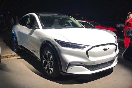 Ford Mustang Mach-E: Elektro-SUV mit bis zu 600 km WLTP-Reichweite