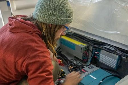 EarthCruiser zeigt neue EXP und FX Expeditionsfahrzeuge mit V8