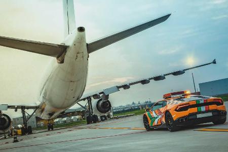 Lamborghini Huracán RWD als Follow-Me Car am Flughafen Bologna