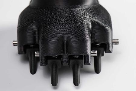 Jaguar Land Rover testet Hundetauglichkeit mit Spezial-Pfote