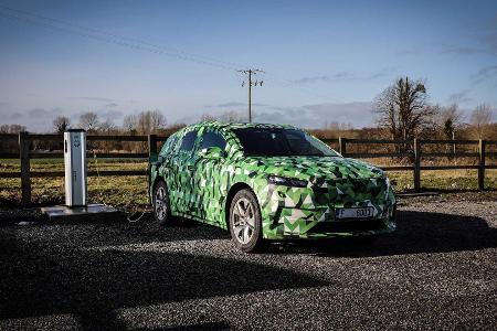 Skoda Enyaq iV: Offizielle Erlkönig-Bilder und Infos zum neuen Elektro-SUV