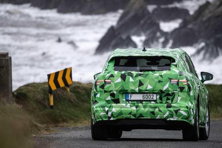Skoda Enyaq iV: Offizielle Erlkönig-Bilder und Infos zum neuen Elektro-SUV