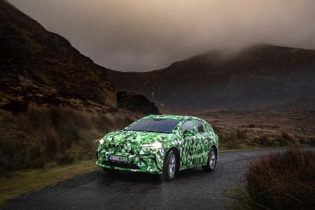 Skoda Enyaq iV: Offizielle Erlkönig-Bilder und Infos zum neuen Elektro-SUV
