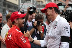 Toto Wolff hält sich Sebastian Vettel im Hinblick auf 2021 zumindest warm
