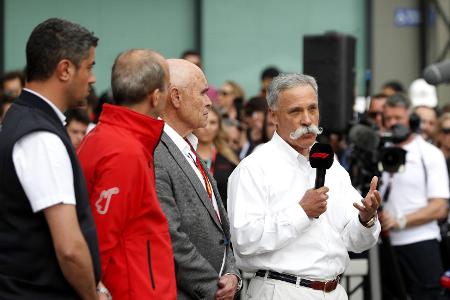 Formel-1-Chef Chase Carey gibt die Absage des Grand Prix bekannt