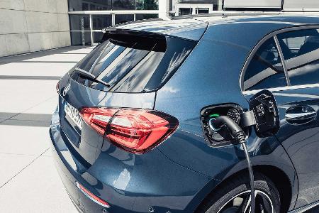 Mercedes A 250 e und B 250 e: Kompakt-Stromer