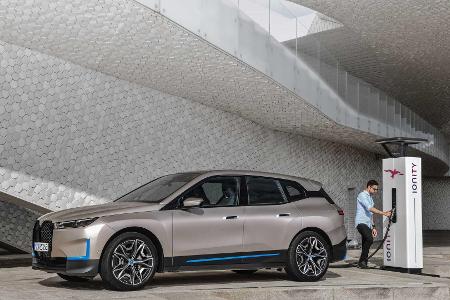 Aus BMW Vision iNext wird BMW iX: Elektro-SUV kommt Ende 2021