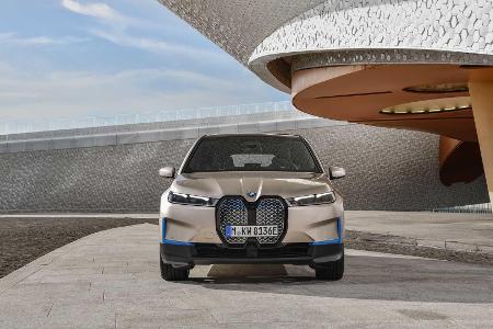 Aus BMW Vision iNext wird BMW iX: Elektro-SUV kommt Ende 2021