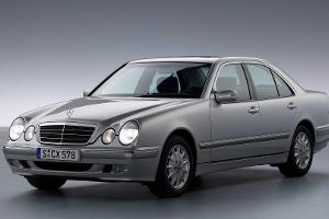 Mercedes E-Klasse (W 210): Der Vier-Augen-Benz wird 25