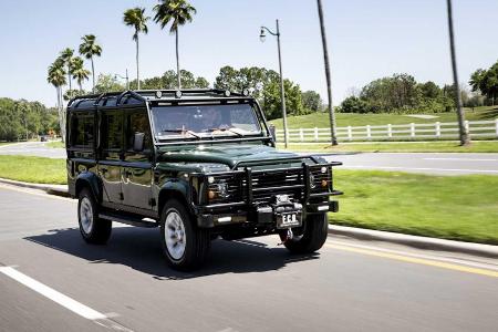 Land Rover Defender mit Corvette-Motor und Degustations-Ausrüstung