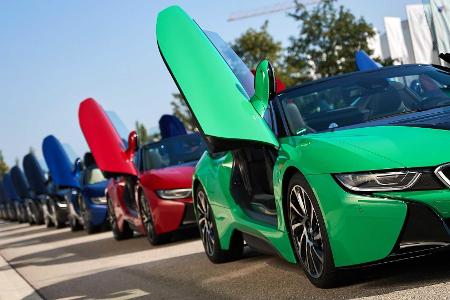 18 Unikate – Übergabe der letzten BMW i8 an neue Eigentümer