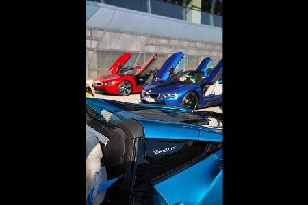 18 Unikate – Übergabe der letzten BMW i8 an neue Eigentümer