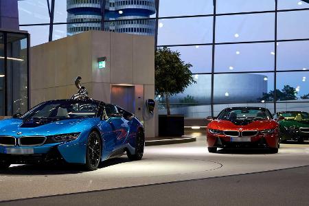 18 Unikate – Übergabe der letzten BMW i8 an neue Eigentümer